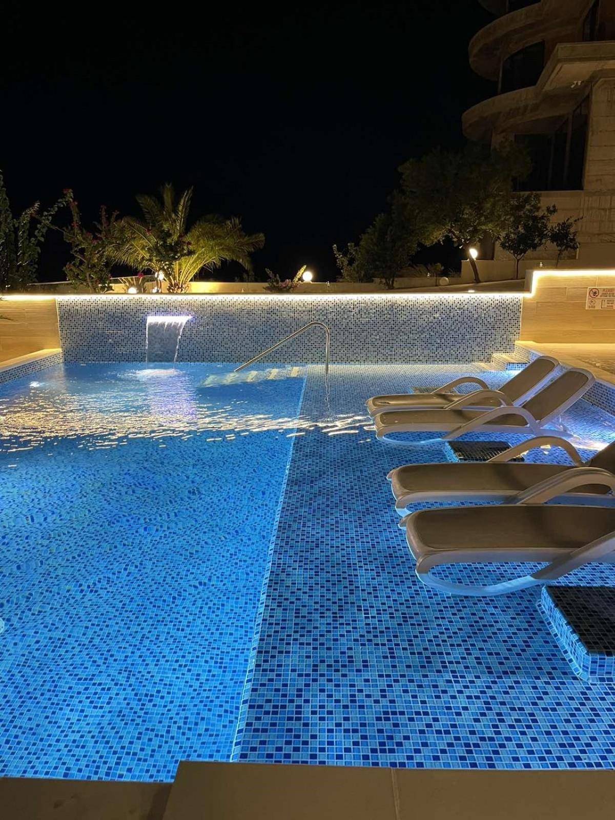 Apartments D'Hermes Ulcinj Buitenkant foto